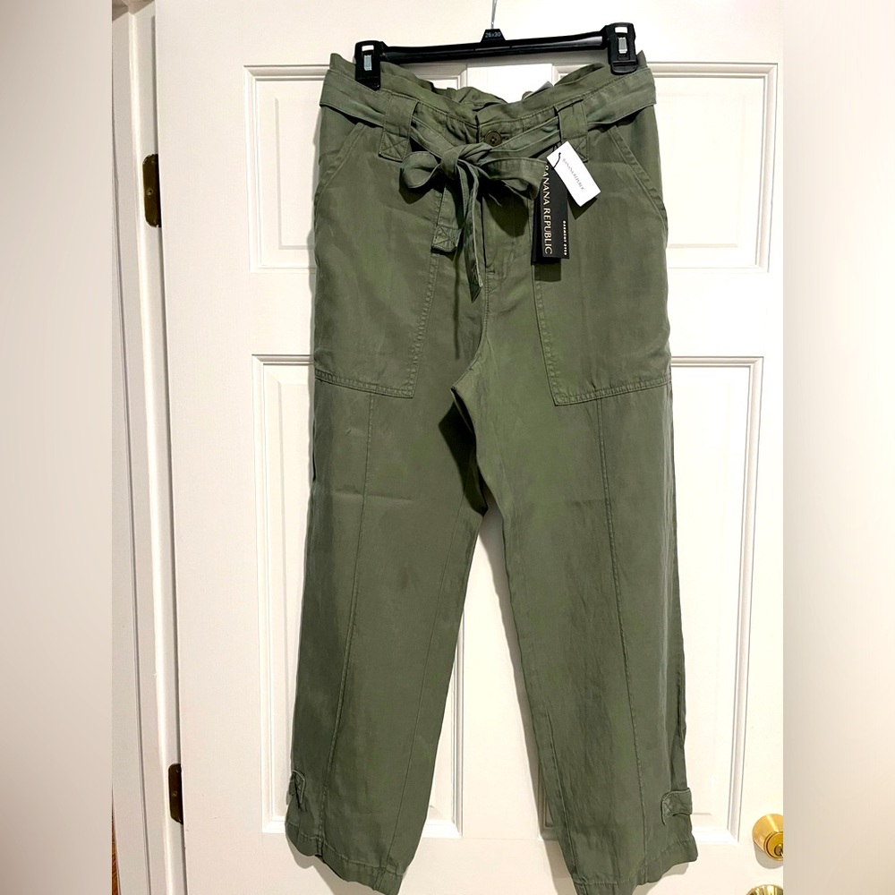 Banana Republic army green belted pants
